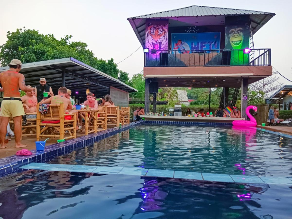 Wet! A Pool Party Hostel By Wild & Wandering Haad Rin Exterior foto